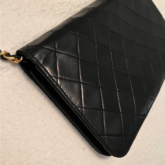 Vintage Chanel Single Flap Purse - Picture 17 of 17